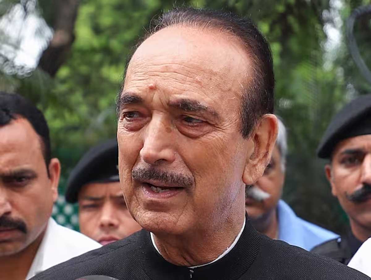 देश में यूसीसी लागू करना अनुच्छेद 370 हटाने जितना आसान नहीं : आजाद